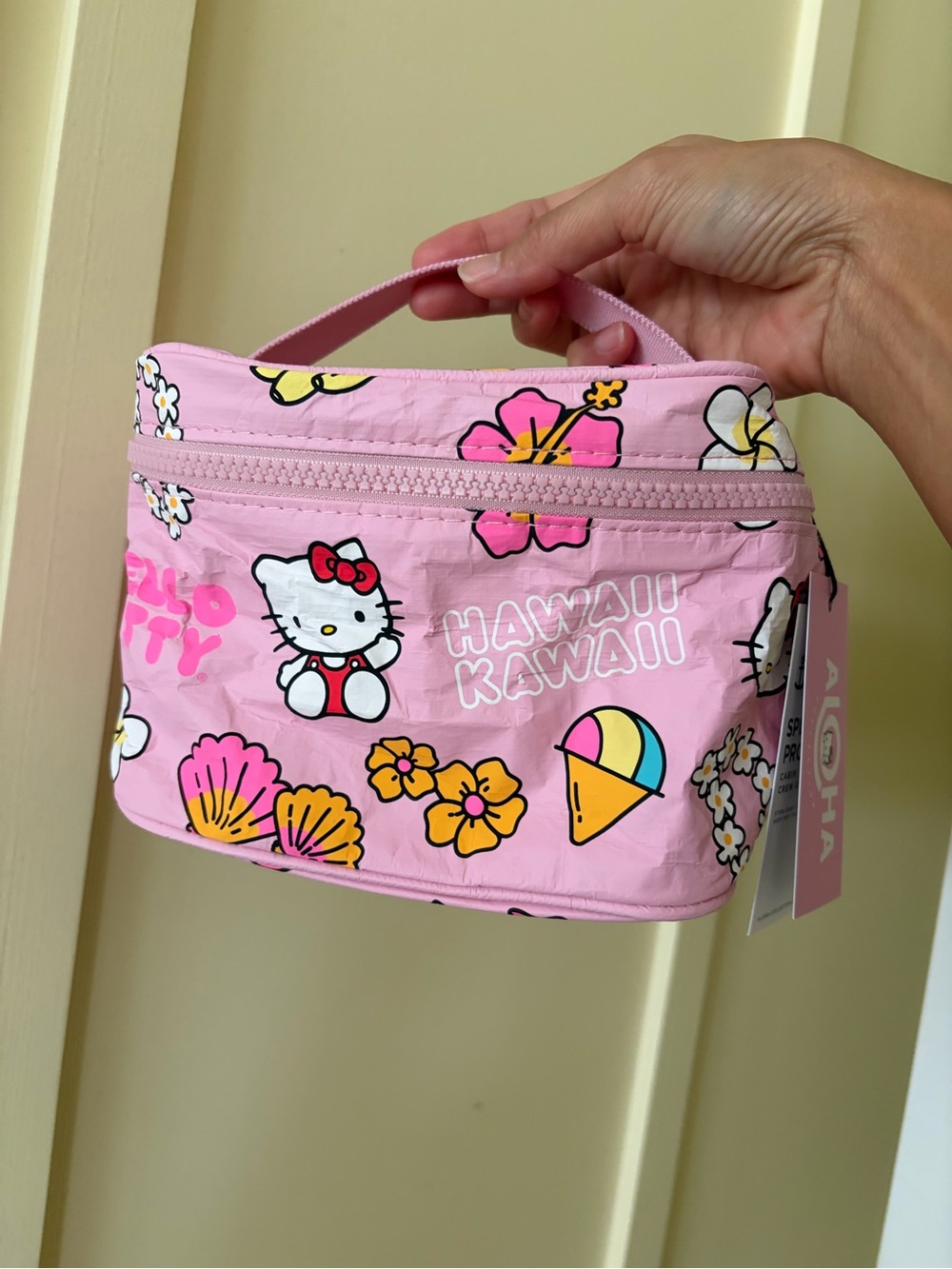 Aloha Collection NWT Hello Kitty Cabin Crew bag